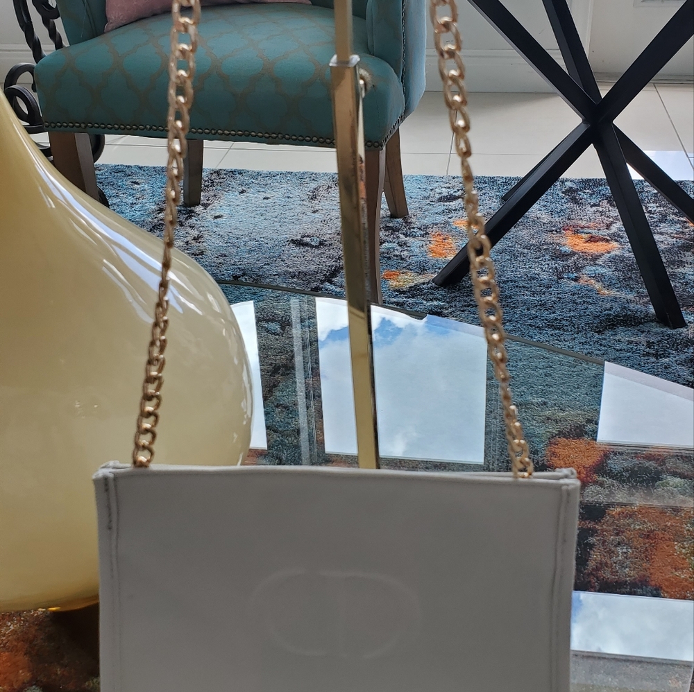 Elegant Gold Chain Shoulder Bag